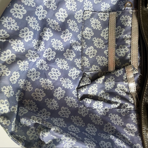 Pewter Kathy Van Zeeland large tote bag with zipper closure like new - Picture 7 of 9